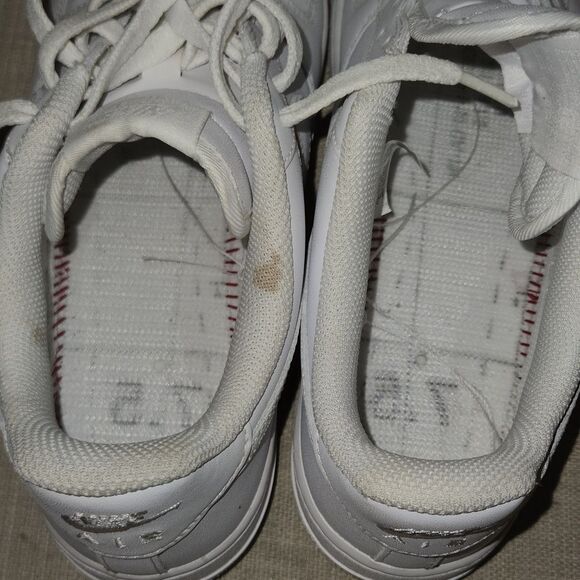 Nike Air Force 1  Low Top Shoe Triple White US Size 7.5
